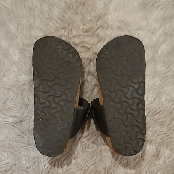 Birkenstock gizeh black‎ and tan sandals size 36 us size 5-5 1/2 - Picture 9 of 10